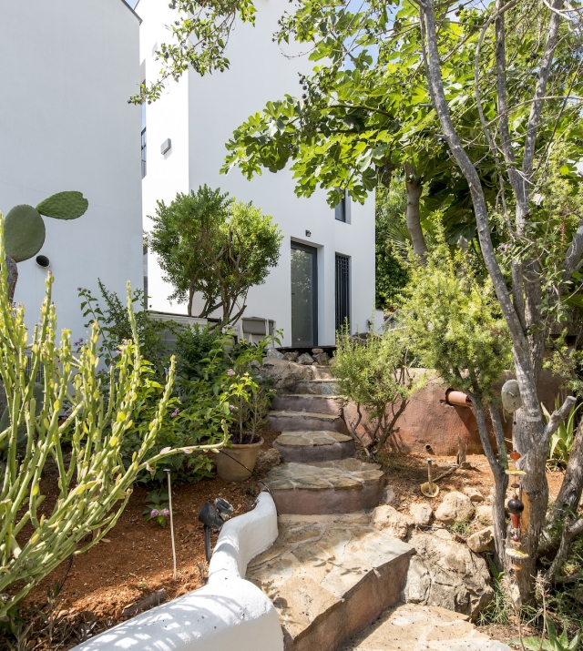 Resa Estates Ibiza tourist license santa eulalia te koop garden .jpg